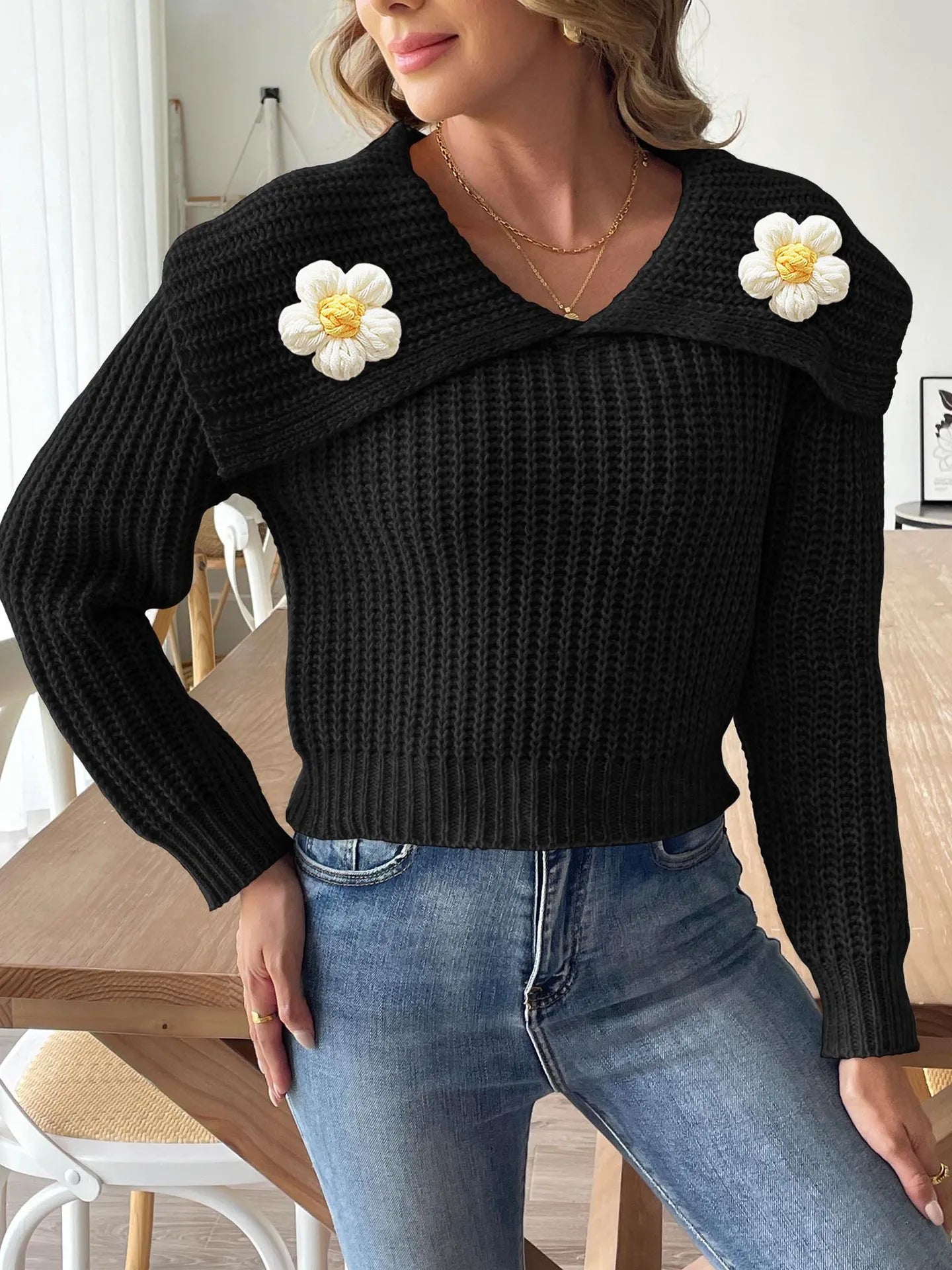 Elegante maglione da donna con collo a margherita - Maglia aderente e comoda