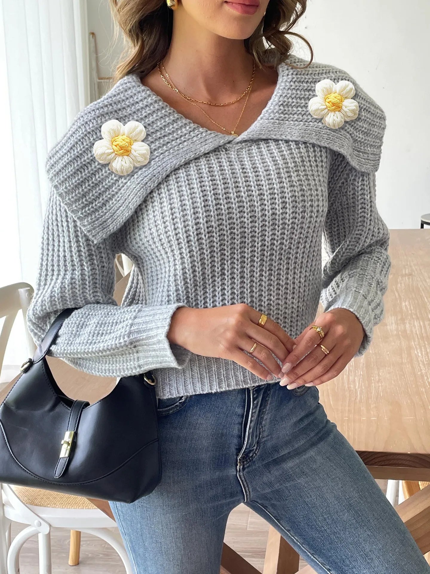 Elegante maglione da donna con collo a margherita - Maglia aderente e comoda