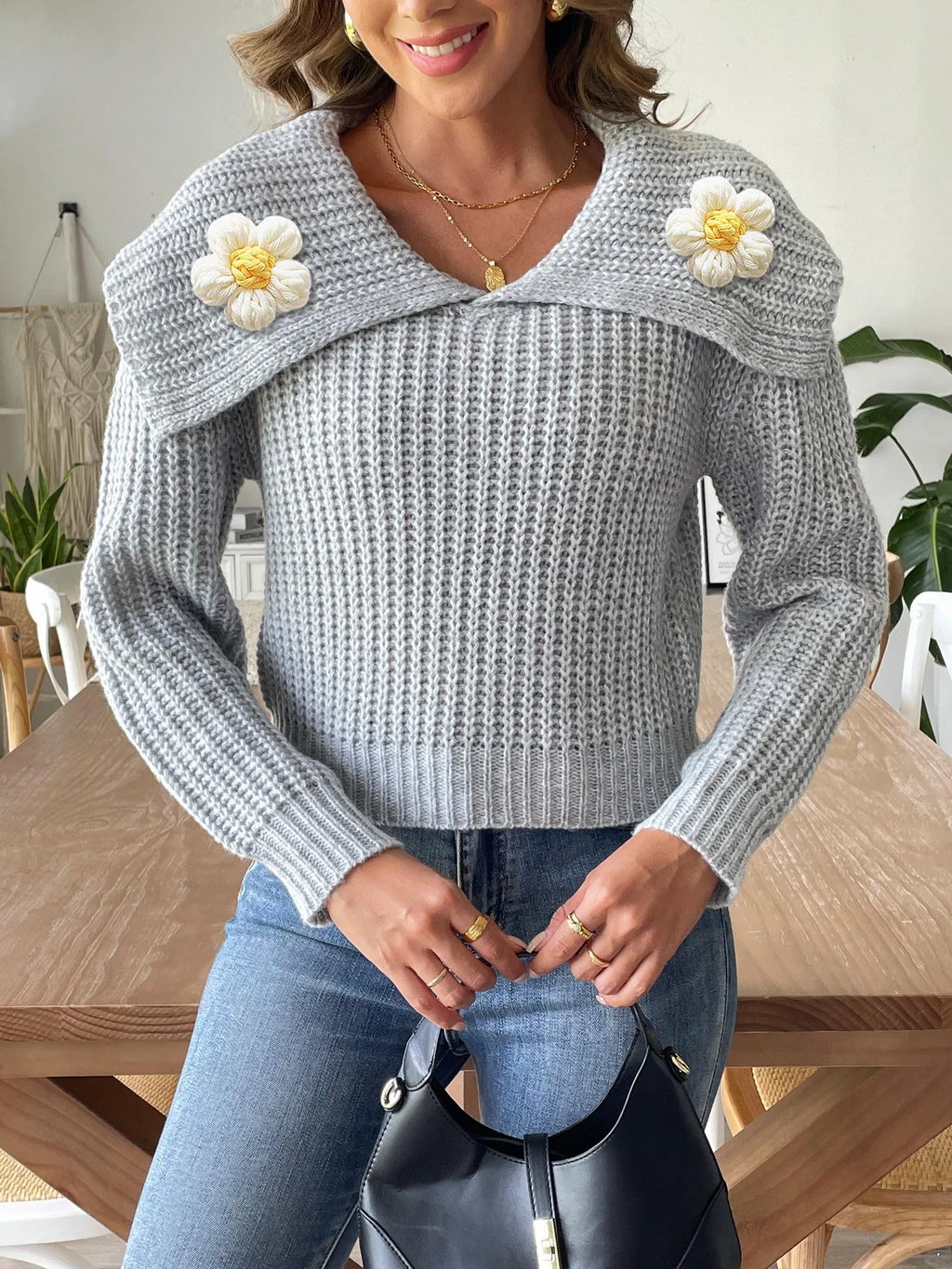 Elegante maglione da donna con collo a margherita - Maglia aderente e comoda