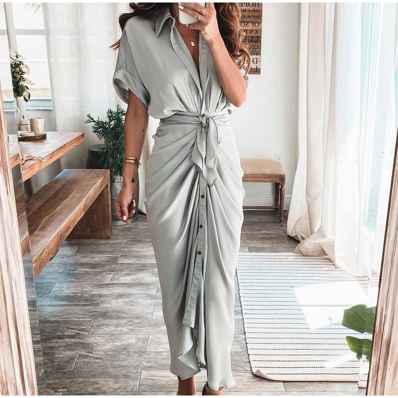 Maxi abito da donna, sofisticato ed elegante, con chiusura a bottoni