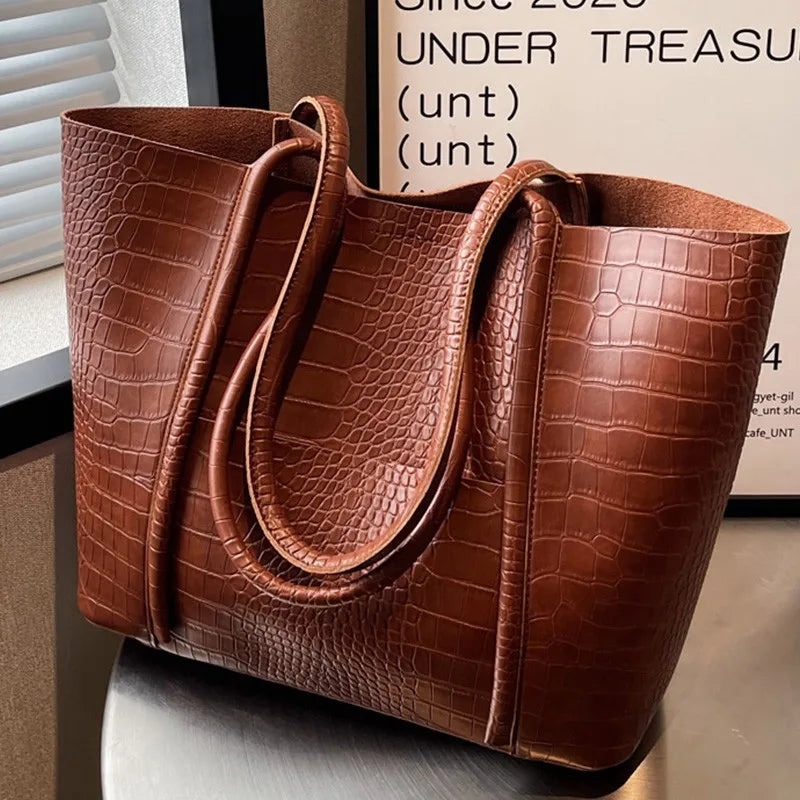 Borsa classica esclusiva in pelle marrone per donna