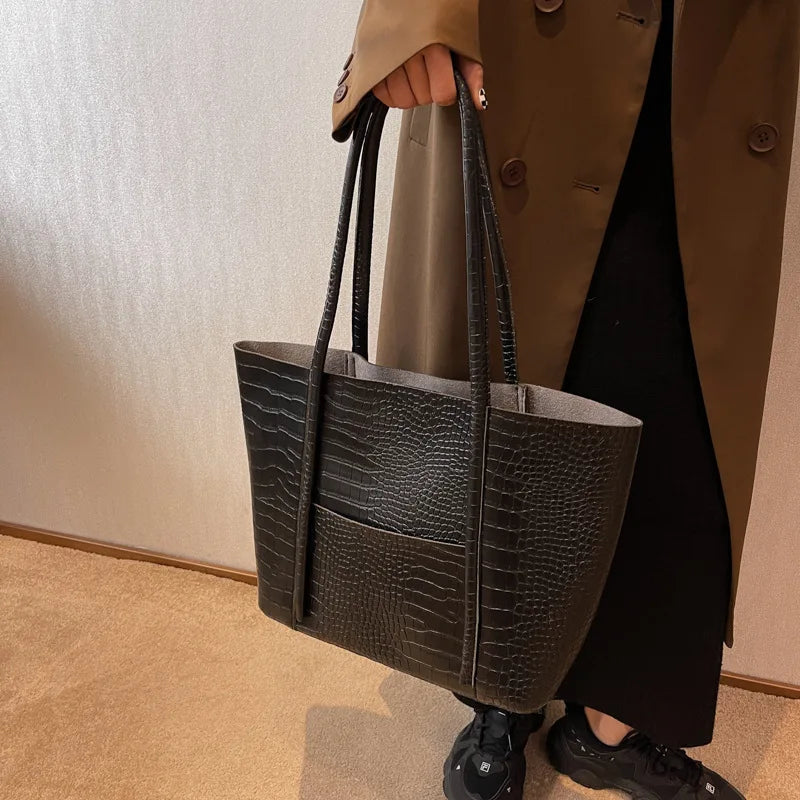 Borsa classica esclusiva in pelle marrone per donna