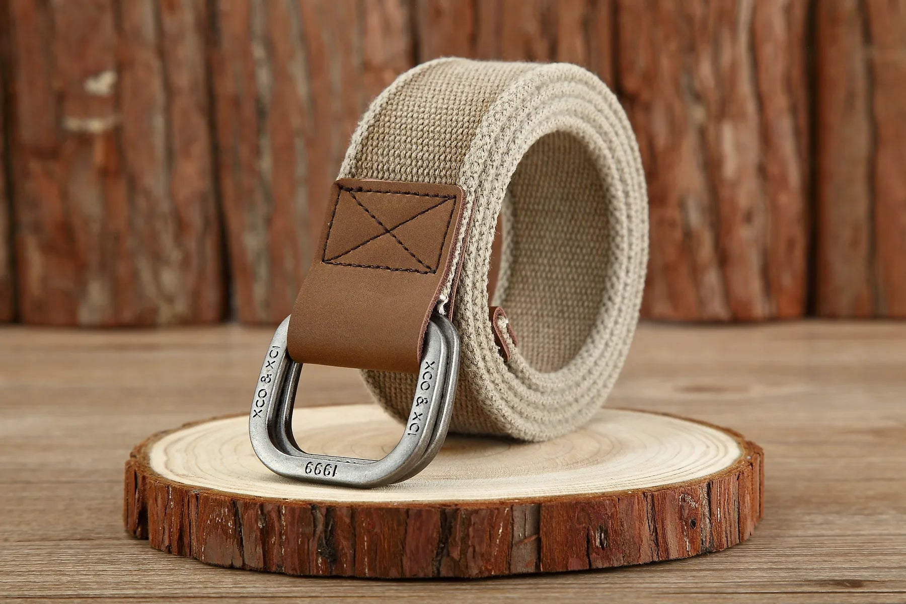Cintura in tela di design per uomo: accessorio casual ed elegante per jeans