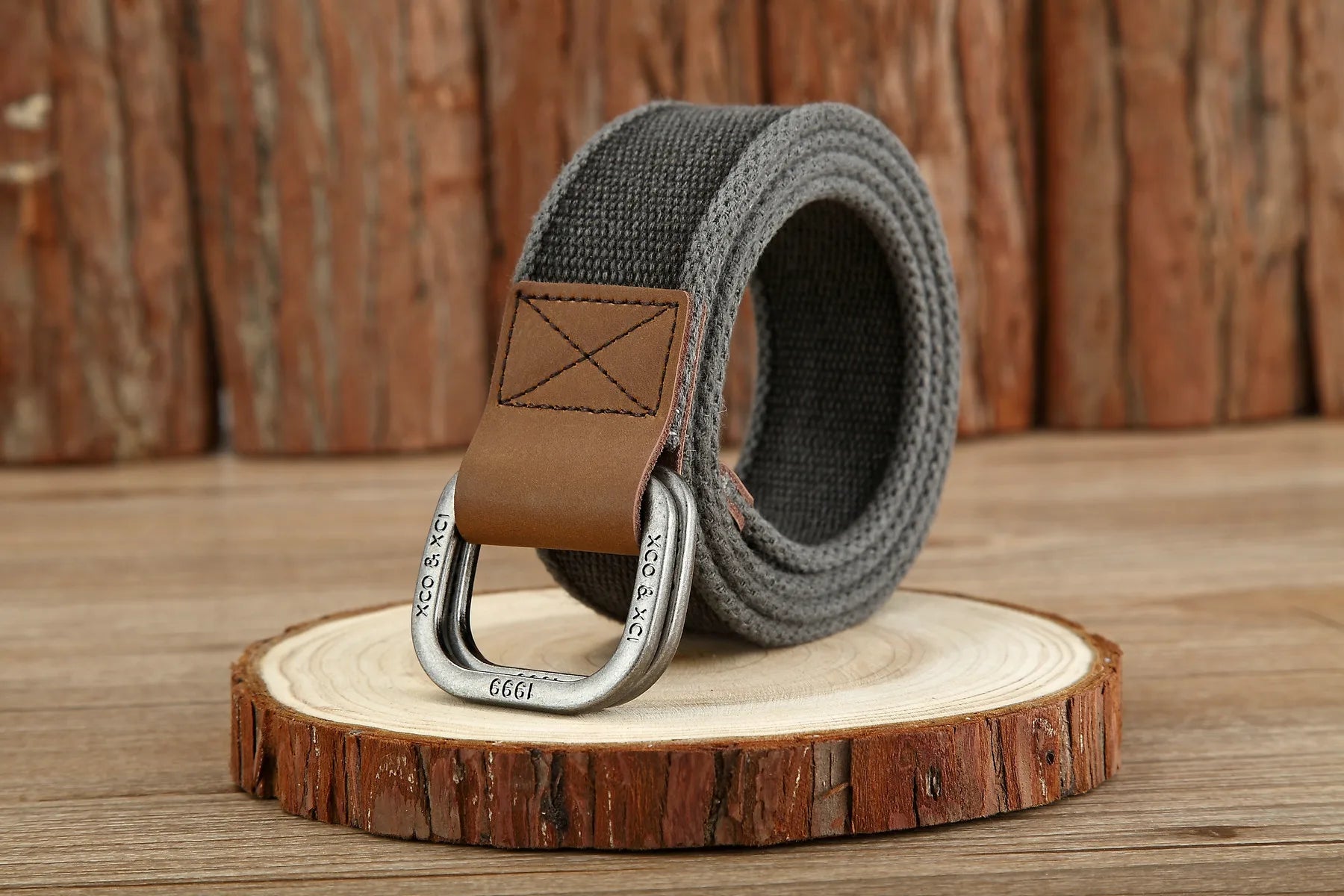 Cintura in tela di design per uomo: accessorio casual ed elegante per jeans