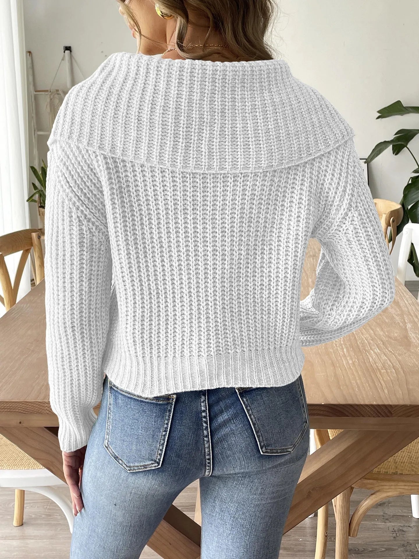 Elegante maglione da donna con collo a margherita - Maglia aderente e comoda