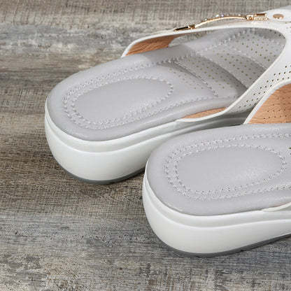 Infradito comode da donna con tacco piccolo - leggere, casual, per passeggiate e spiaggia