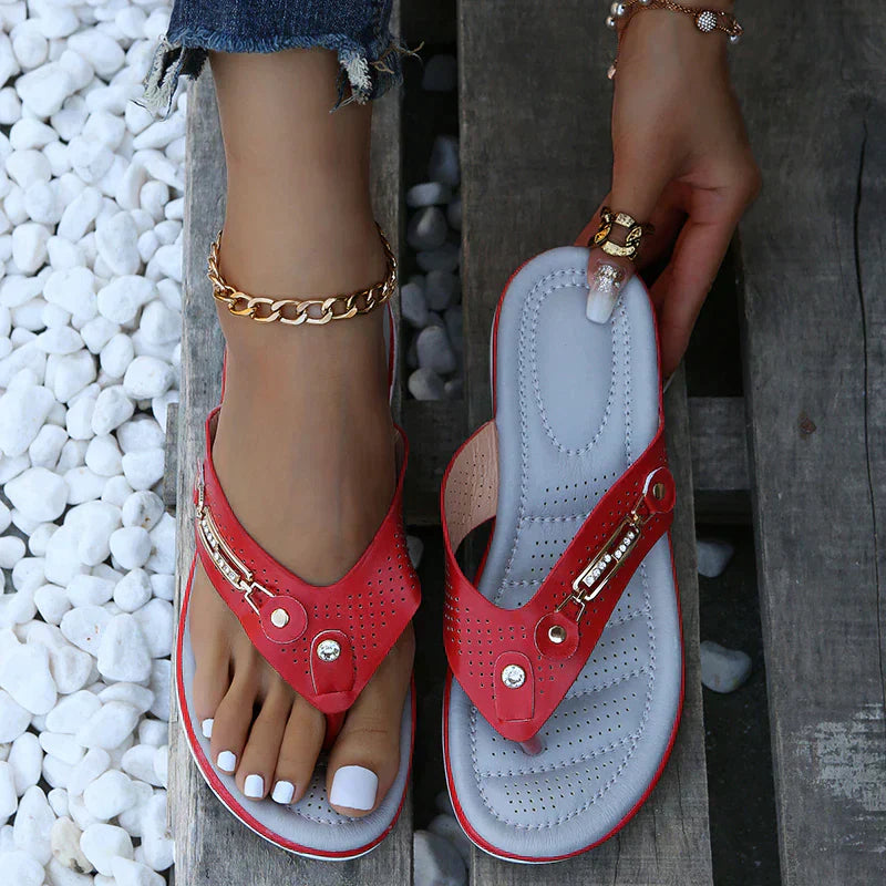 Infradito comode da donna con tacco piccolo - leggere, casual, per passeggiate e spiaggia
