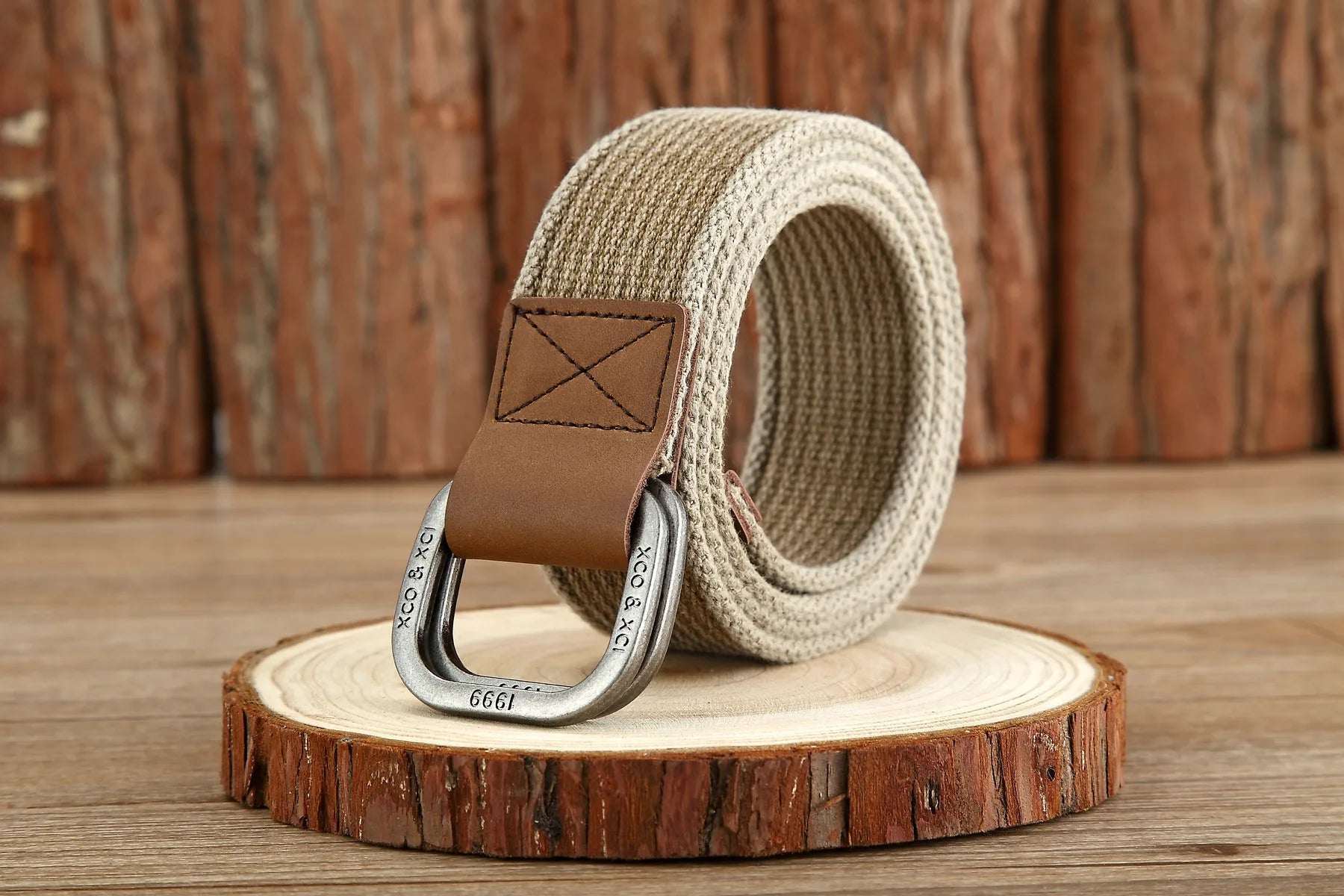 Cintura in tela di design per uomo: accessorio casual ed elegante per jeans