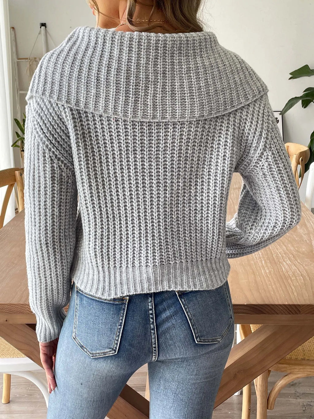 Elegante maglione da donna con collo a margherita - Maglia aderente e comoda