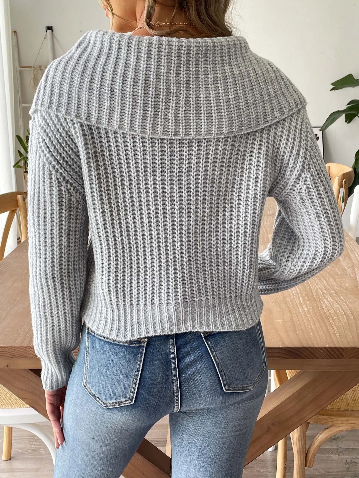Elegante maglione da donna con collo a margherita - Maglia aderente e comoda