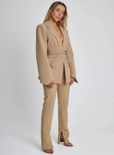 Blazer donna sofisticato ed elegante con scollo a V