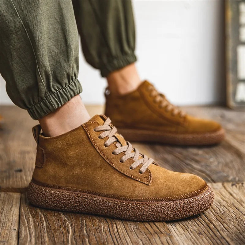 Scarpe uomo casual in pelle scamosciata – sneaker alta con suola robusta