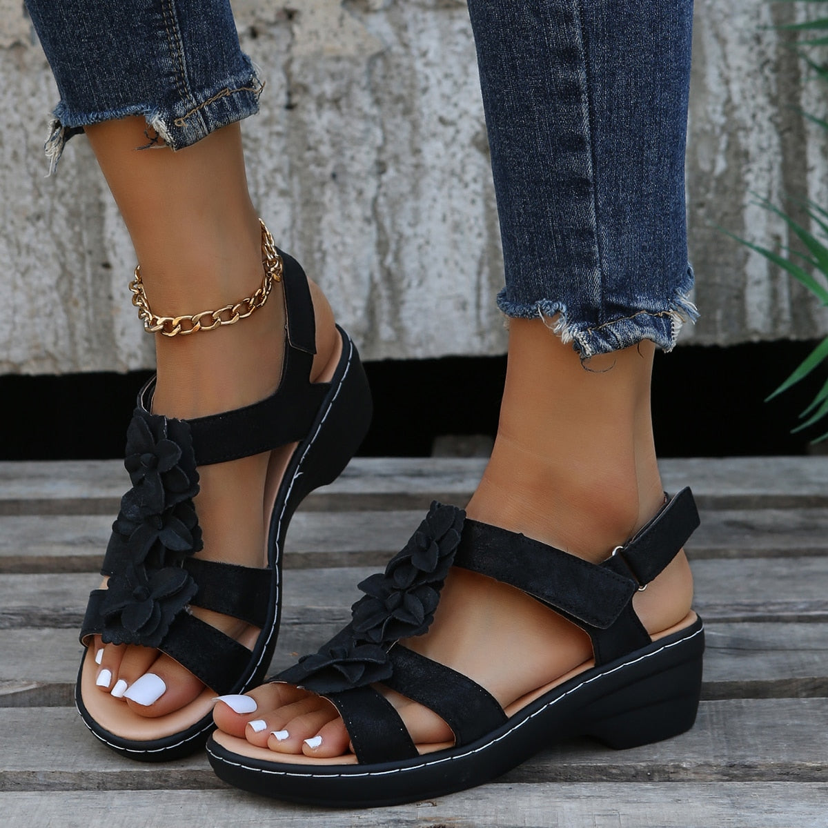 Sandali casual ortopedici da donna comodi, con plateau basso e motivo floreale - Eleganti scarpe estive