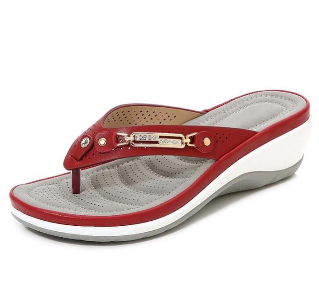 Infradito comode da donna con tacco piccolo - leggere, casual, per passeggiate e spiaggia
