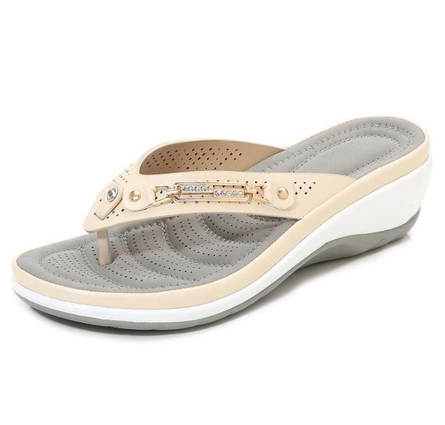 Infradito comode da donna con tacco piccolo - leggere, casual, per passeggiate e spiaggia