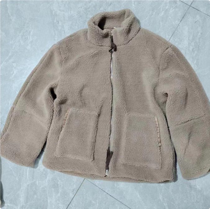 Giacca da donna in pile con zip, vestibilità comoda e tasche - giacca casual per giornate attive