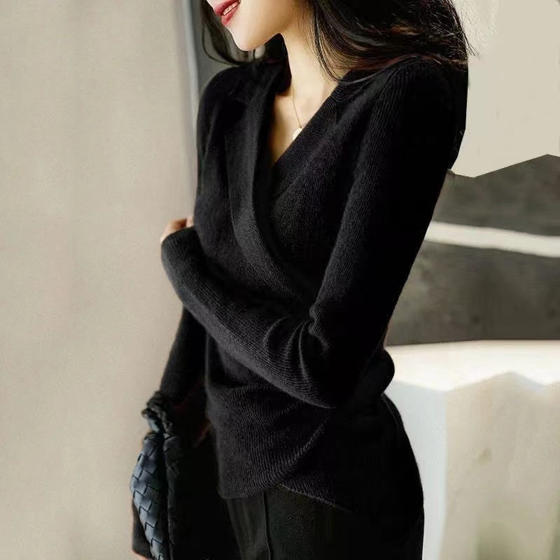 Maglione da donna con colletto alla Peter Pan - Maglieria asimmetrica aderente