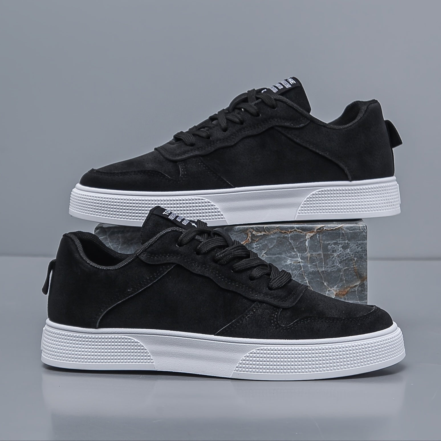 Sneakers basse da uomo in tinta unita
