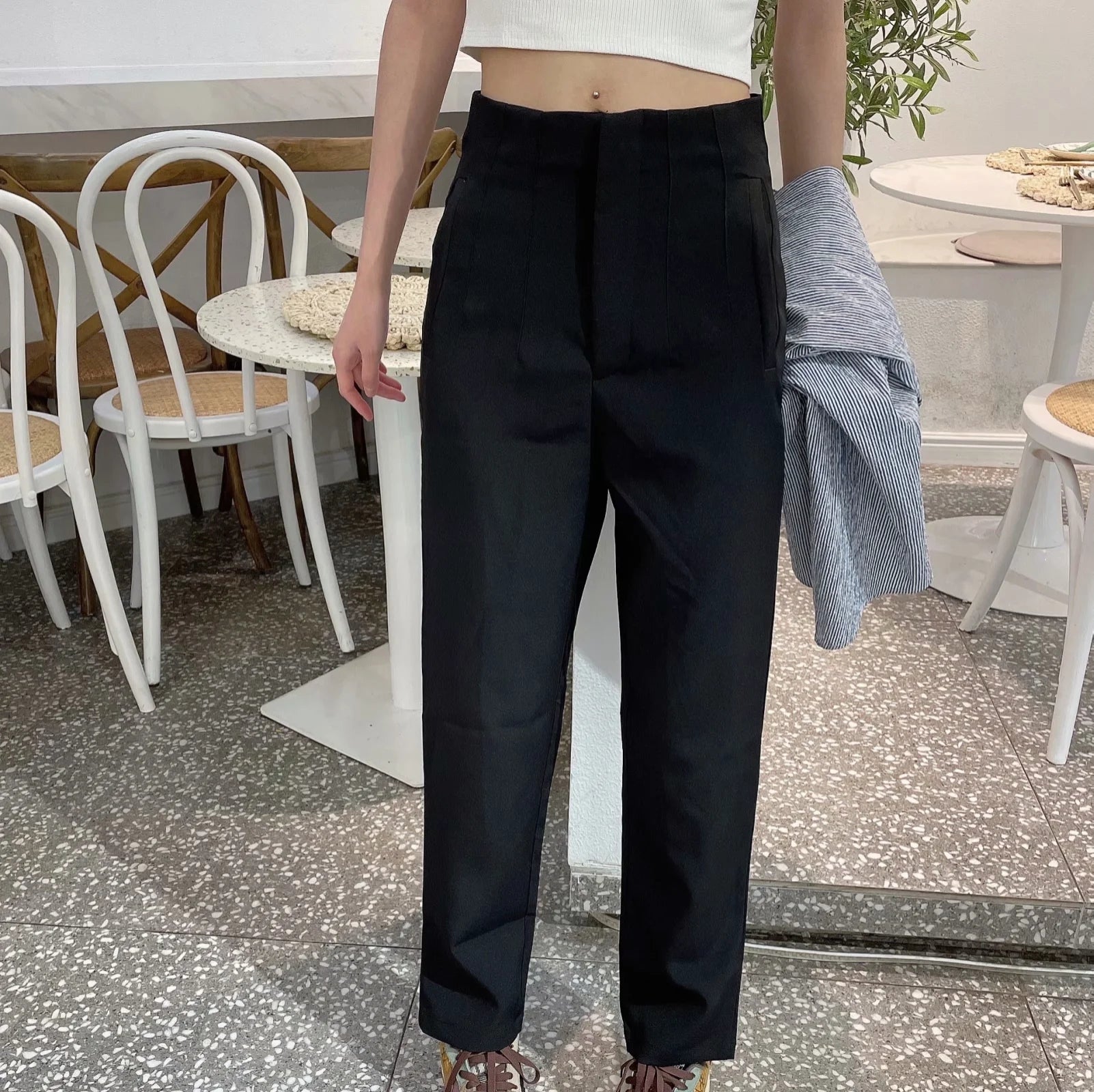 Pantaloni eleganti da donna a vita alta – stile minimal e raffinato