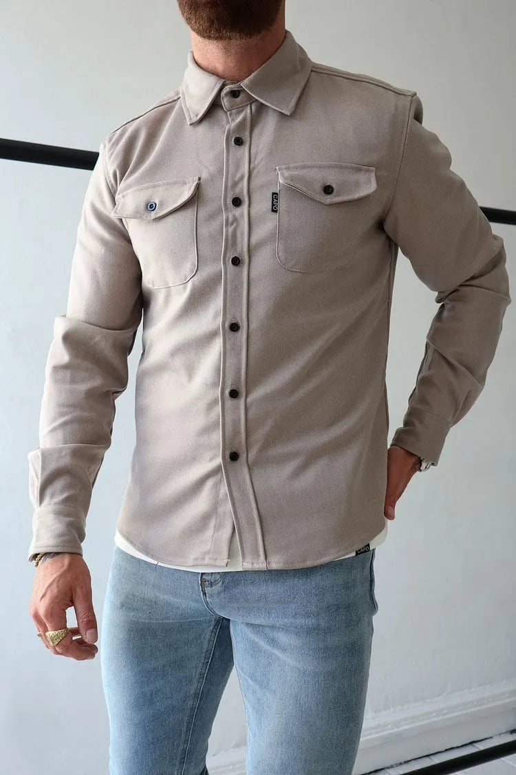 Camicia da uomo con bottoni eleganti e di qualità