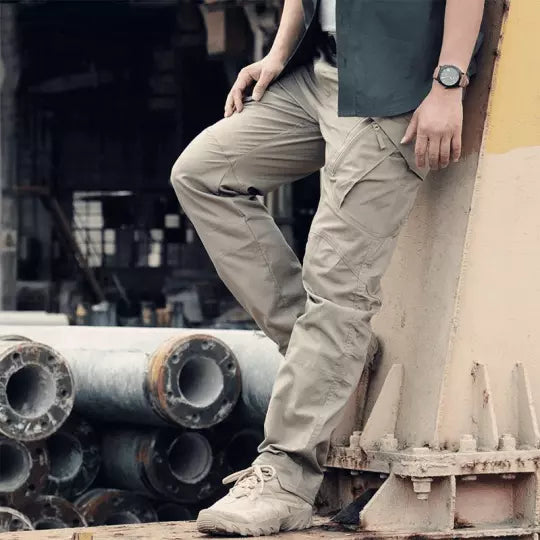 Pantaloni tattici da uomo: resistenti, funzionali e pronti all'azione