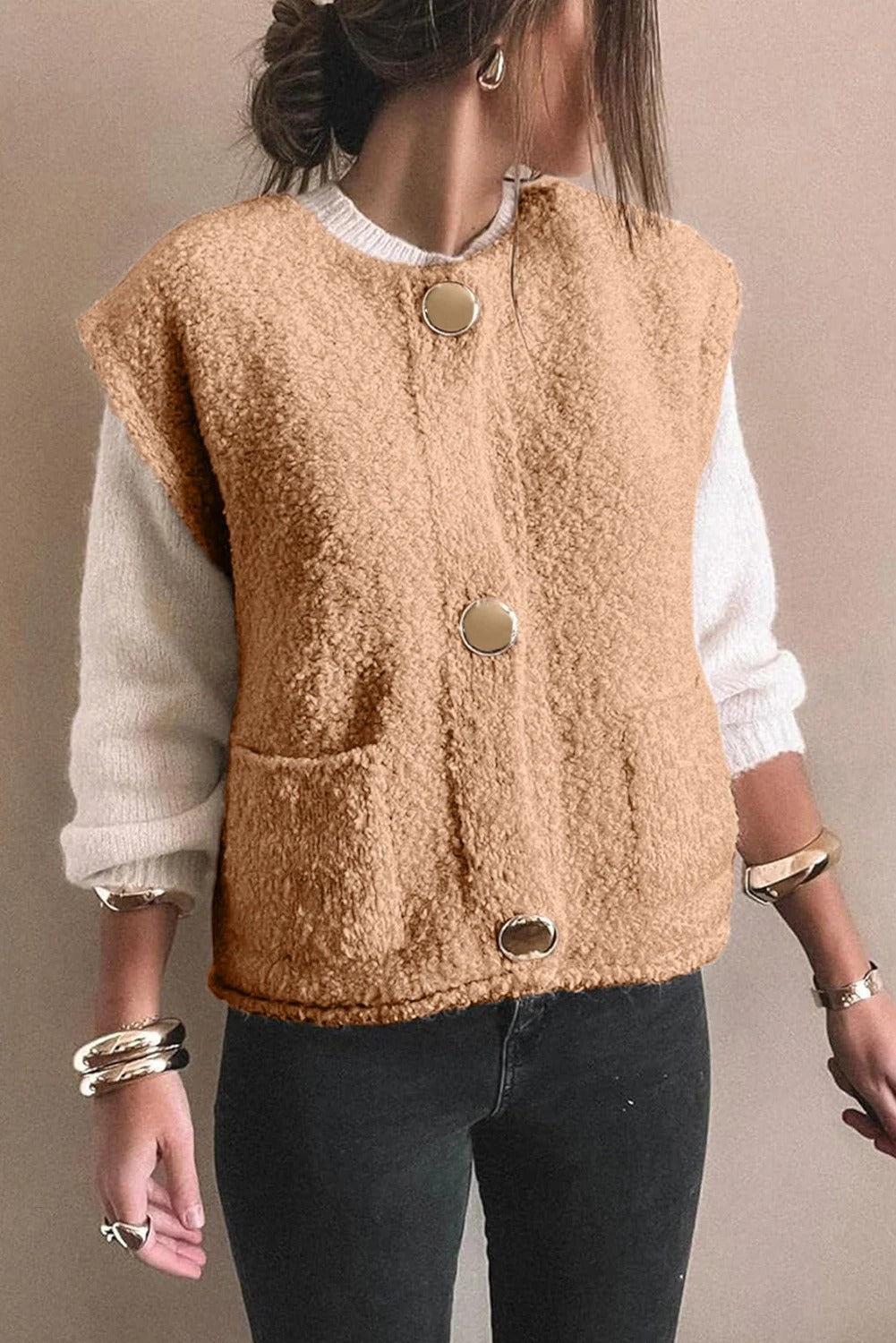 Beige teddy vest premium til kvinder – Komfortabel vest med knapper