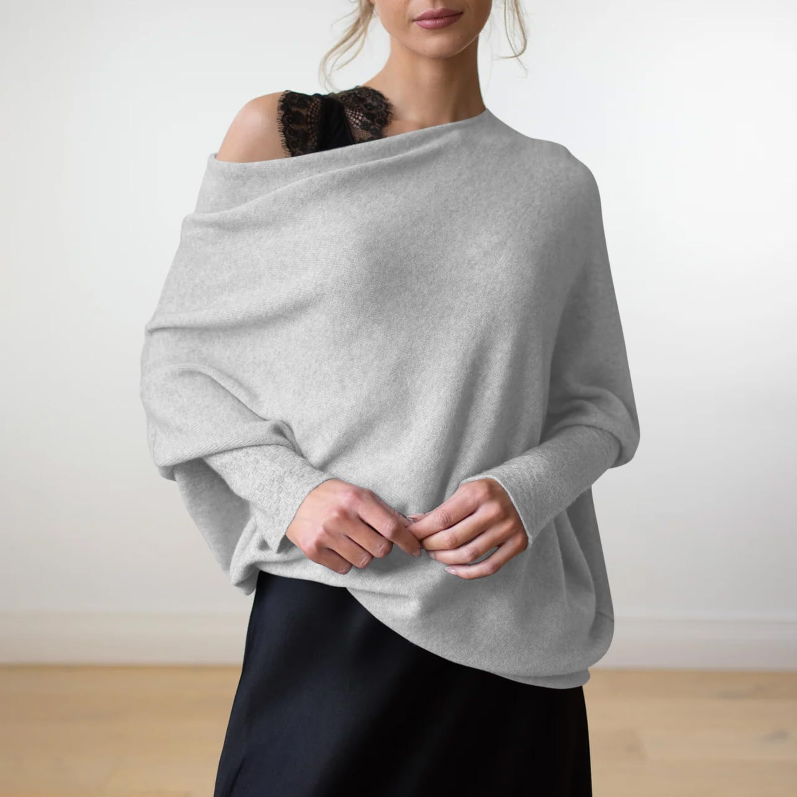Poncho con chiusura a bottoni - elegante scialle lavorato a maglia da donna