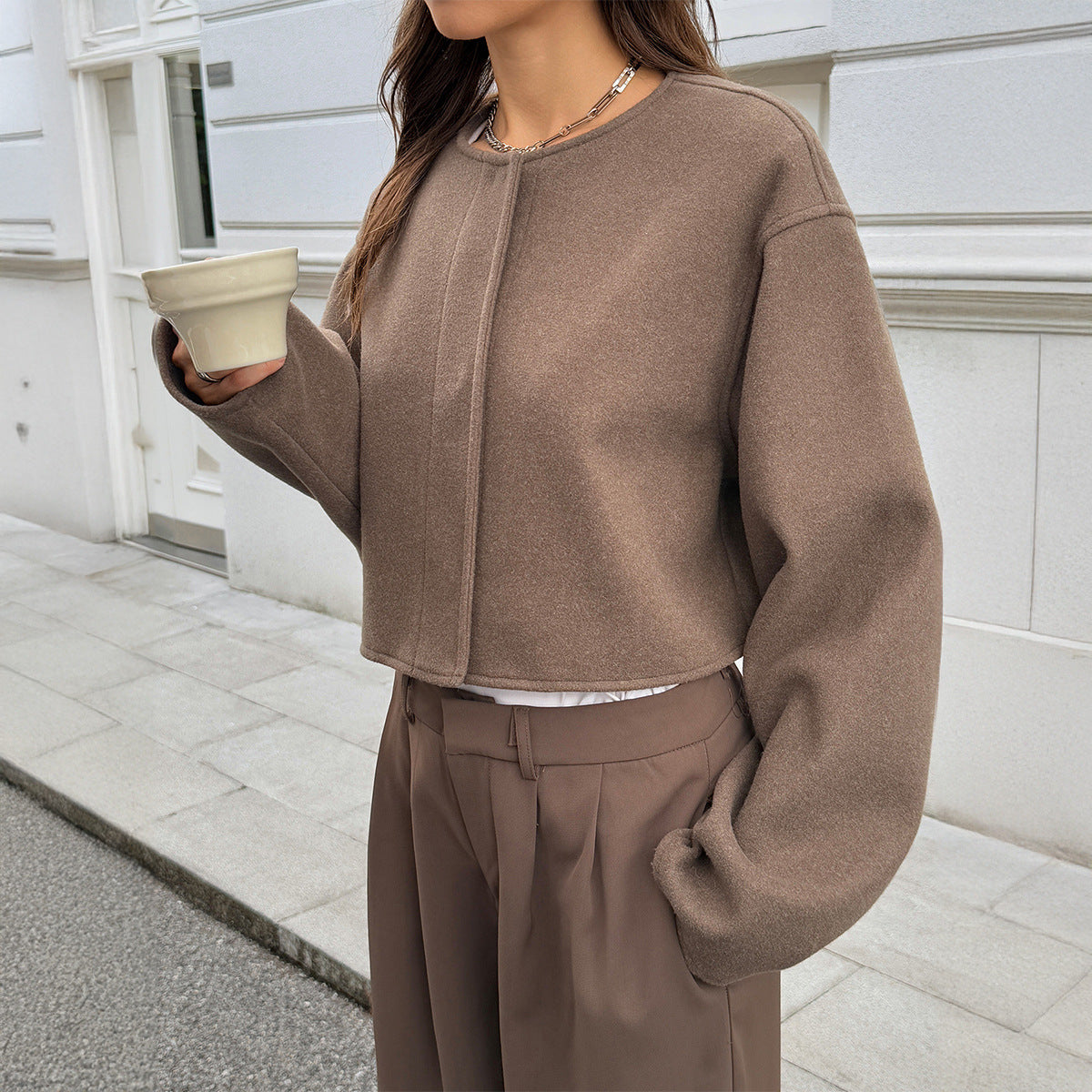 Kort jakke i premium uldblanding til kvinder - Frakke med lange ærmer