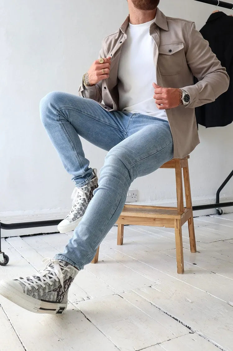 Camicia da uomo con bottoni eleganti e di qualità