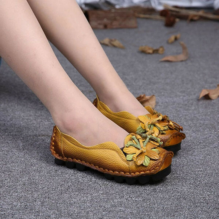 Scarpe casual glamour da donna con dettagli floreali