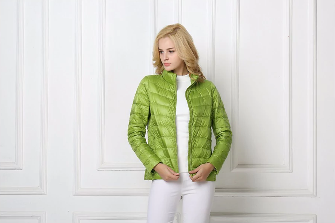 Piumino leggero e impermeabile da donna per la primavera