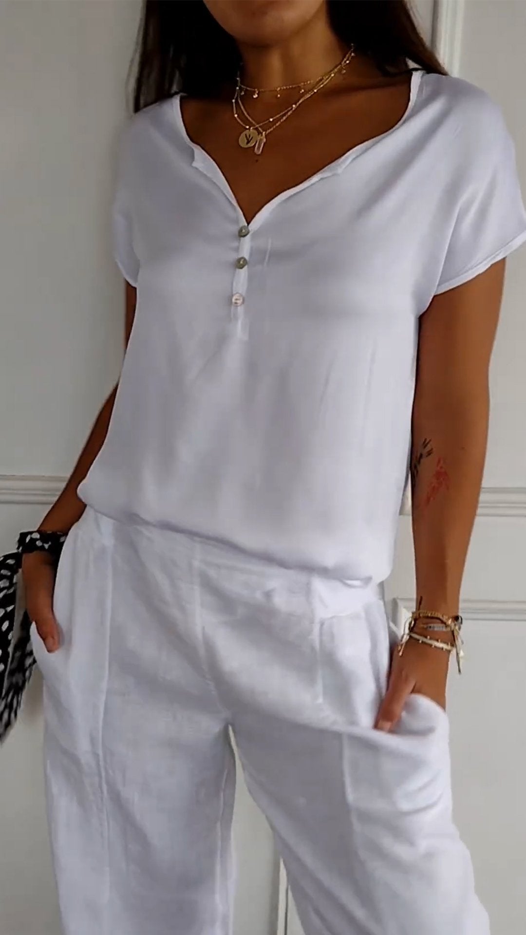 Comoda maglietta con scollo a V