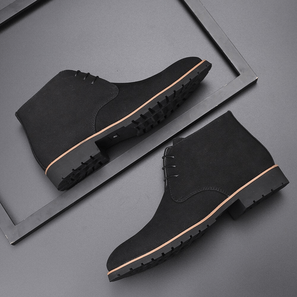 Scarpe classiche scamosciate sofisticate e resistenti da uomo