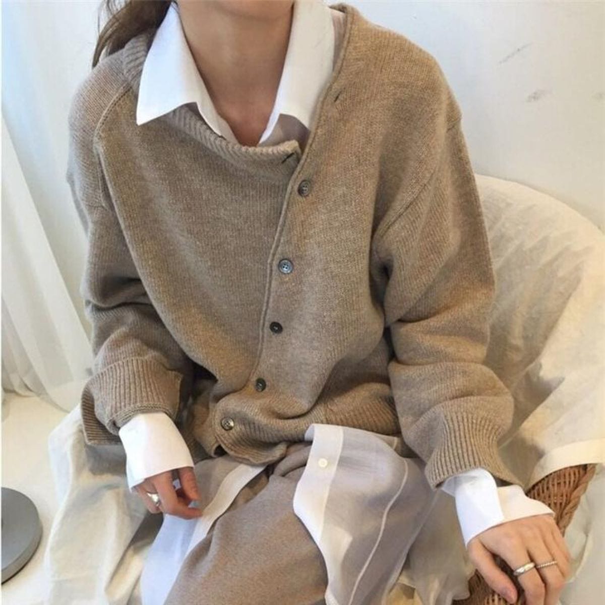 Cardigan avvolgente in maglia comoda ed elegante da donna