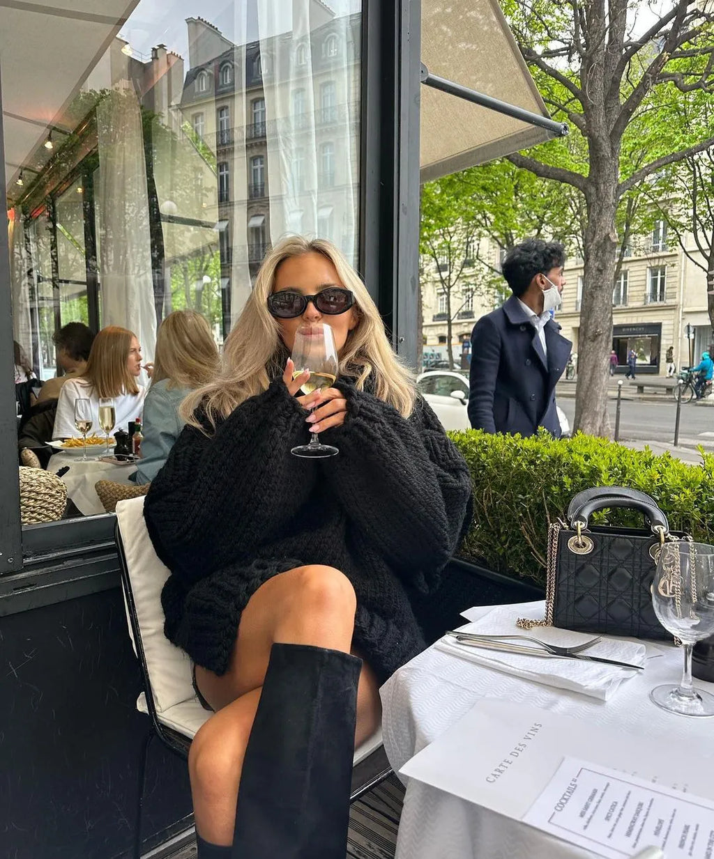 Tykt højhalset damepullover – Oversized strikket pullover med pufærmer