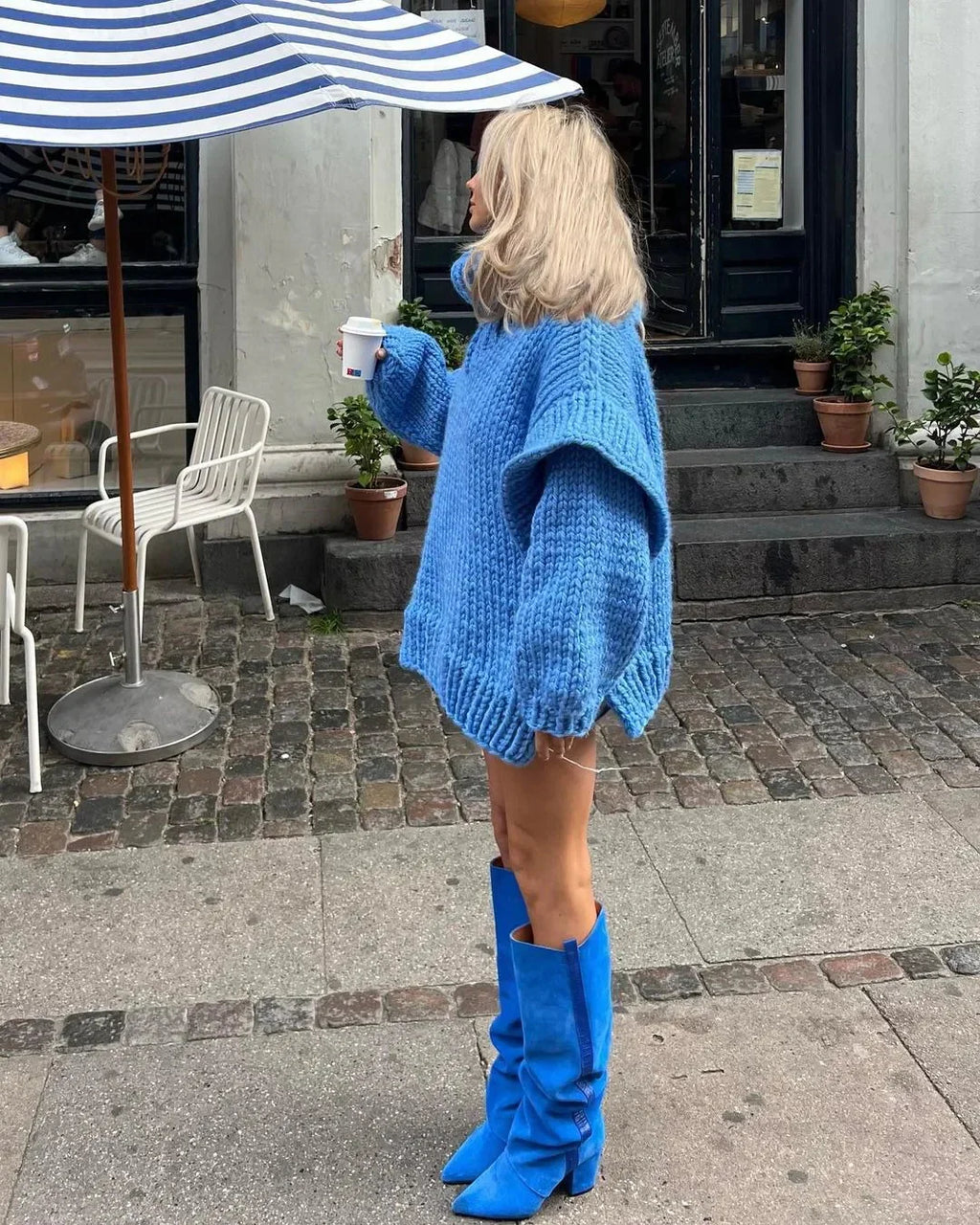 Tykt højhalset damepullover – Oversized strikket pullover med pufærmer