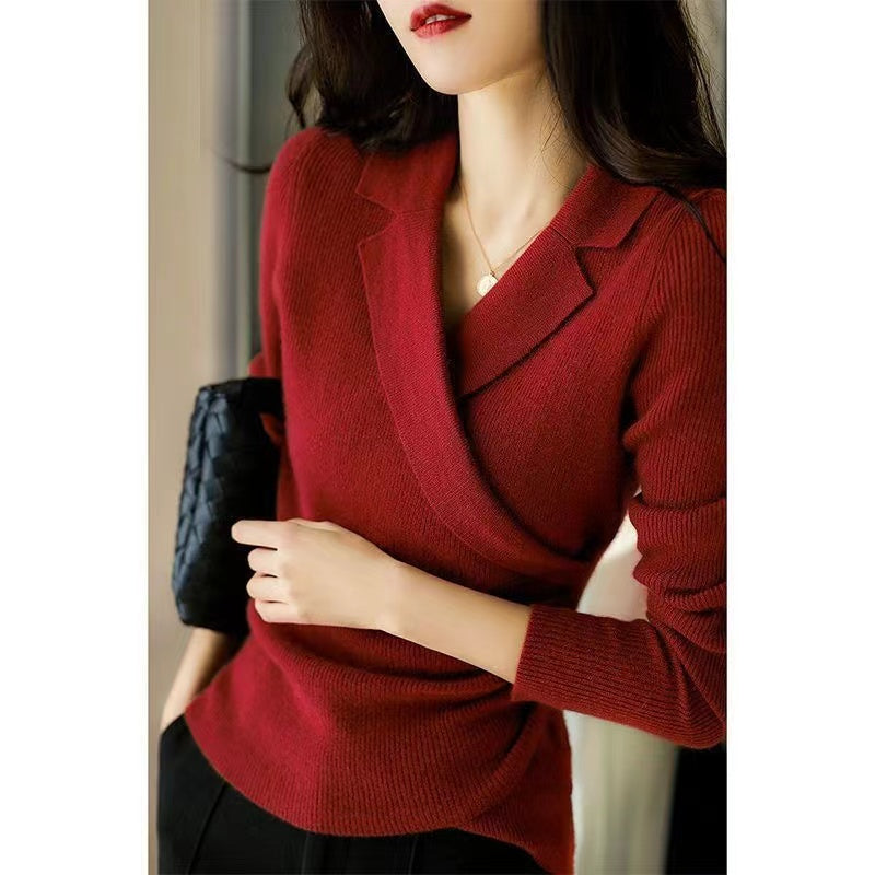 Maglione da donna con colletto alla Peter Pan - Maglieria asimmetrica aderente