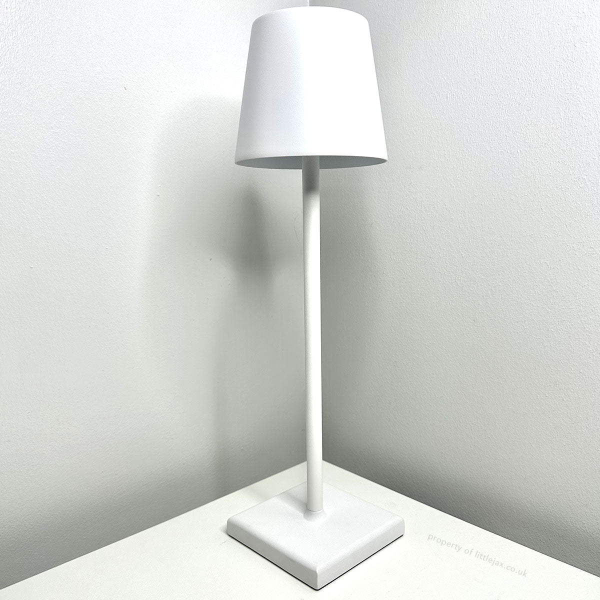 Lampada da tavolo moderna e contemporanea senza fili - Lampada LED ricaricabile senza fili per ufficio, camera da letto, soggiorno o ristorante, con elegante design minimalista